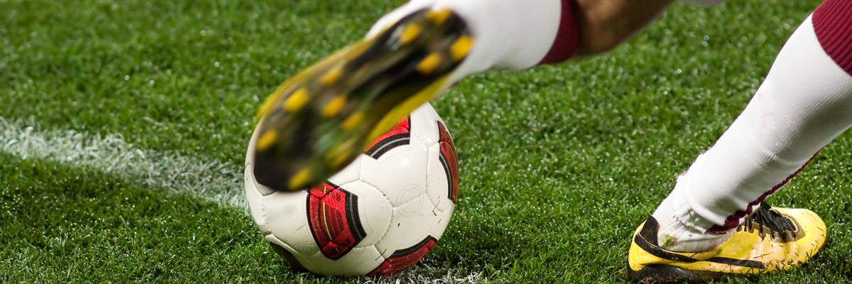 fussball_eckball.jpg fussball_eckball.jpg