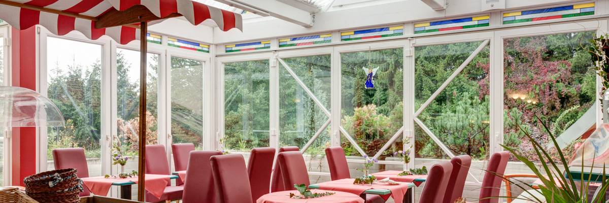 Hotel_Kurpension_WEISS_Wintergarten.jpg Hotel_Kurpension_WEISS_Wintergarten.jpg