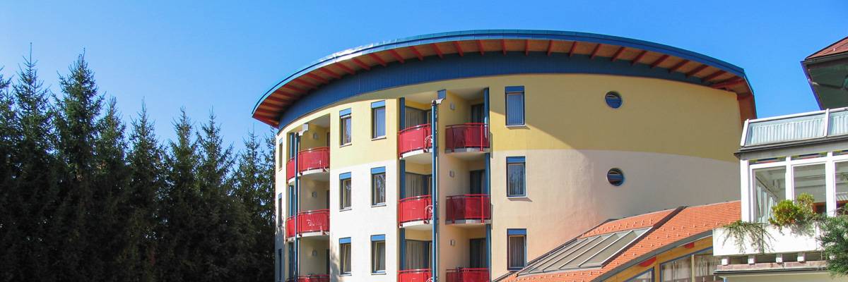 hotel_weiss.jpg hotel_weiss.jpg