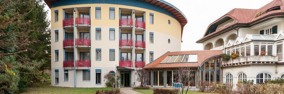 hotel_weiss_herbst_links.jpg hotel_weiss_herbst_links.jpg